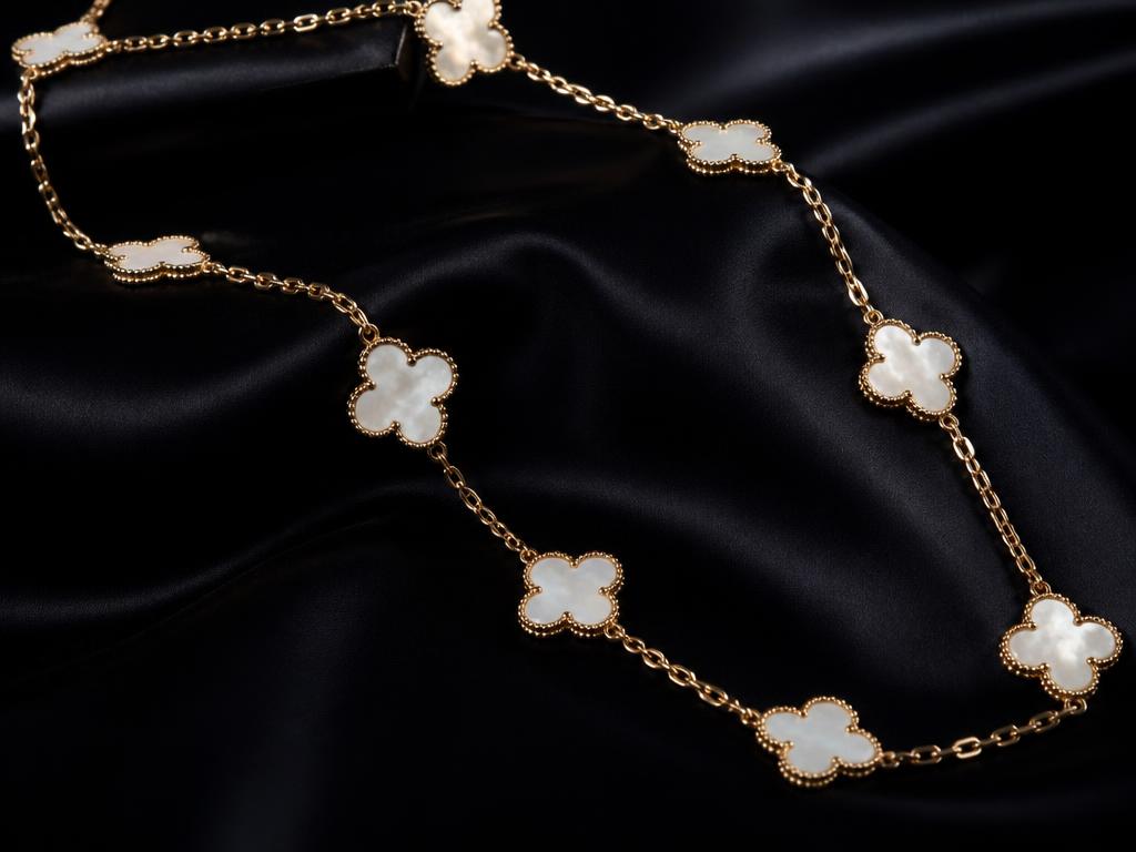 Vintage Alhambra Long Necklace
